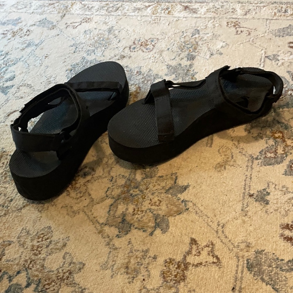 Black Platform Teva